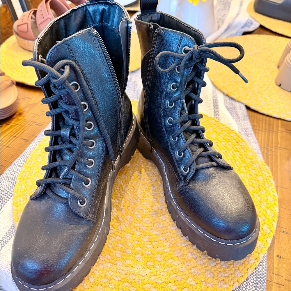 UNIONBAY Black Lace-Up Ankle Boots